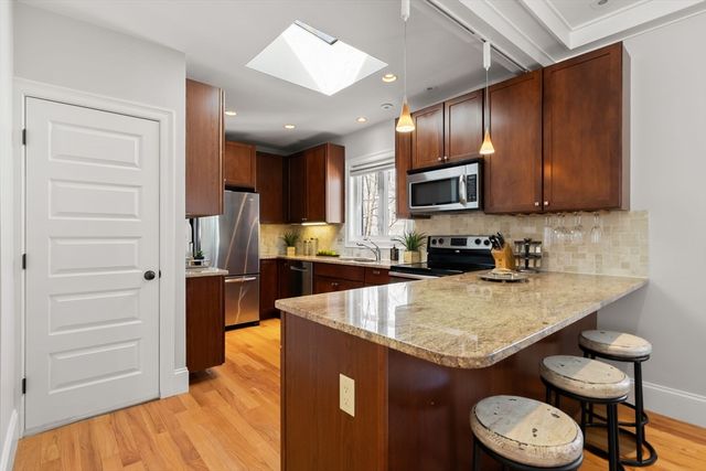 23 Rowe St 23, Boston, MA 02131