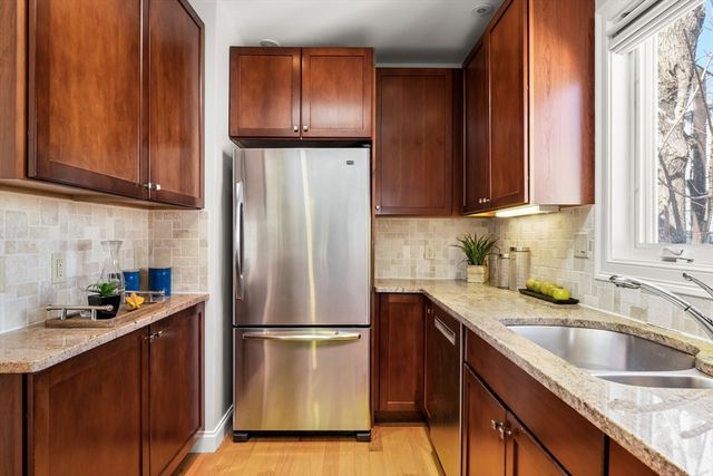 23 Rowe St 23, Boston, MA 02131