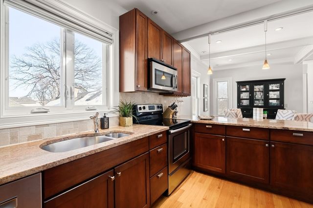 23 Rowe St 23, Boston, MA 02131