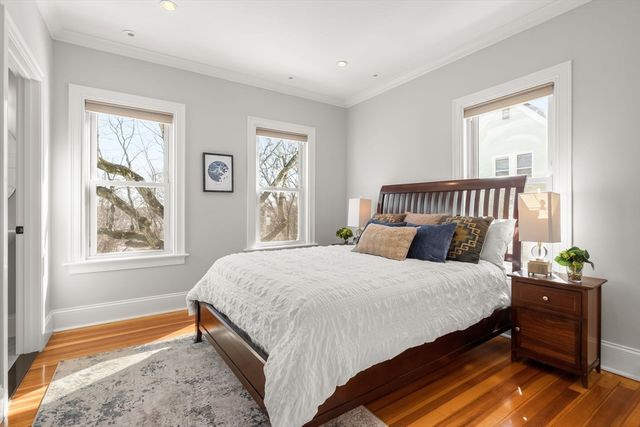 23 Rowe St 23, Boston, MA 02131