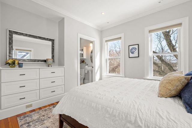 23 Rowe St 23, Boston, MA 02131