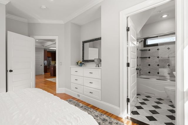 23 Rowe St 23, Boston, MA 02131