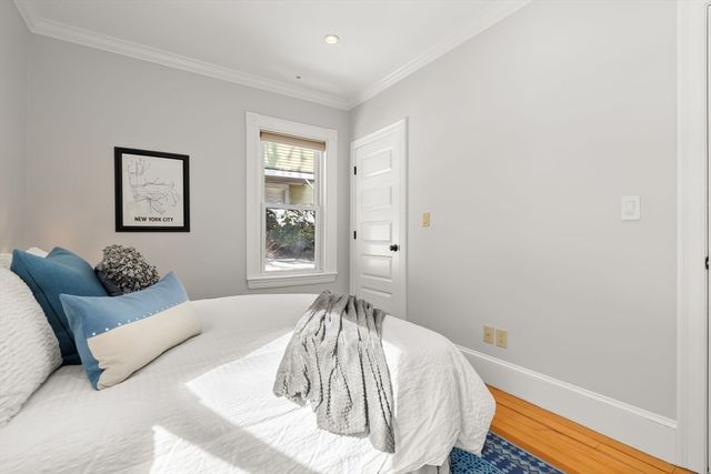 23 Rowe St 23, Boston, MA 02131