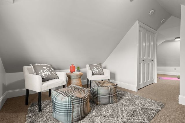 23 Rowe St 23, Boston, MA 02131