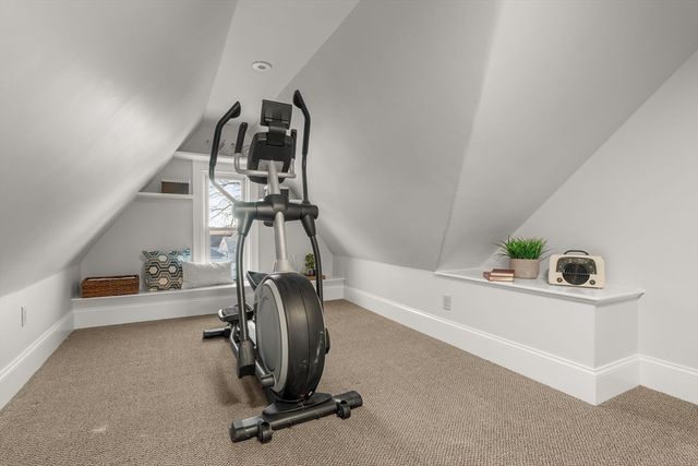 23 Rowe St 23, Boston, MA 02131