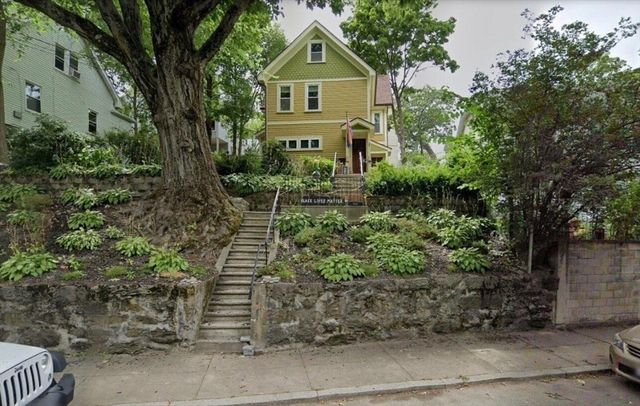 23 Rowe St 23, Boston, MA 02131