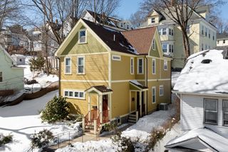 23 Rowe St 23, Boston, MA 02131