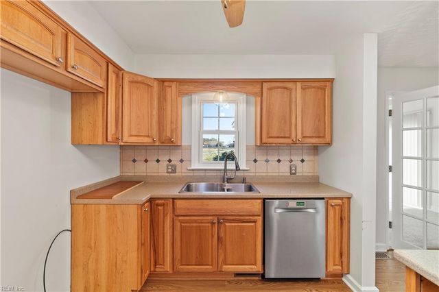 101 Canadian Goose DR, Currituck, NC 27929