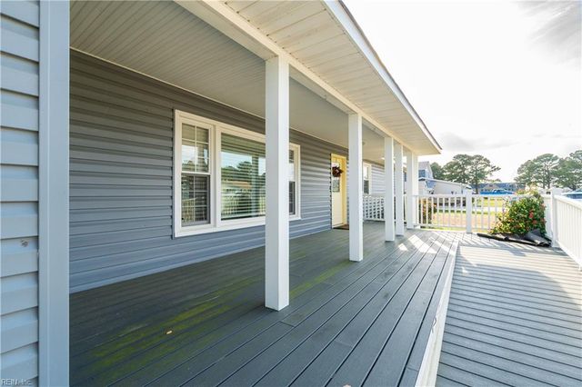 101 Canadian Goose DR, Currituck, NC 27929