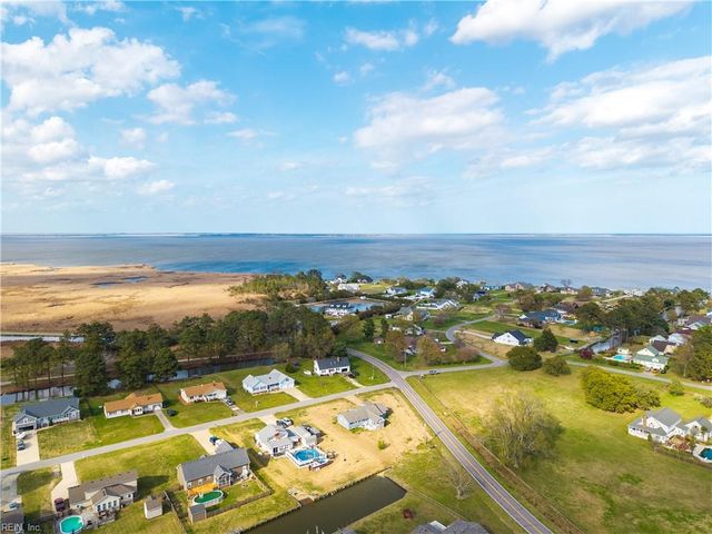 101 Canadian Goose DR, Currituck, NC 27929