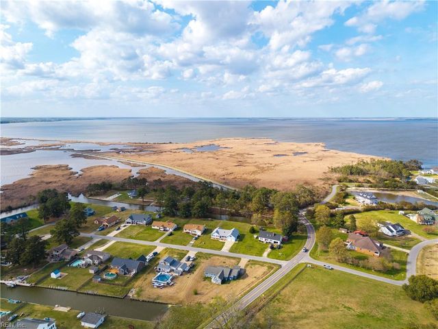 101 Canadian Goose DR, Currituck, NC 27929