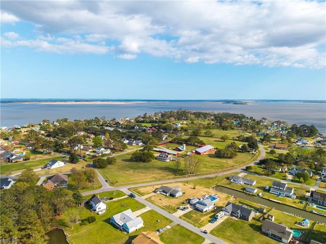 101 Canadian Goose DR, Currituck, NC 27929