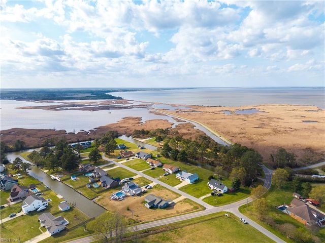 101 Canadian Goose DR, Currituck, NC 27929