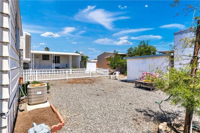 332 N Lyon 68, Hemet, CA 92543