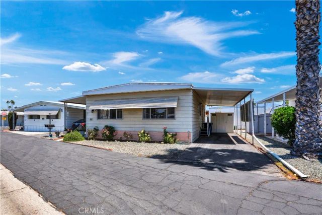 332 N Lyon 68, Hemet, CA 92543