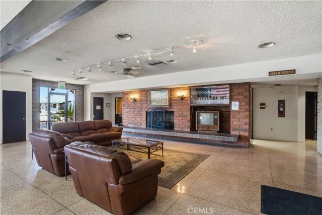 332 N Lyon 68, Hemet, CA 92543