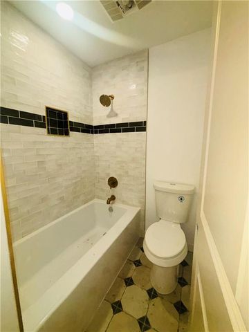 121 AZALEA Court, Pineville, LA 71360