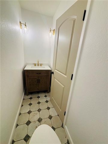 121 AZALEA Court, Pineville, LA 71360