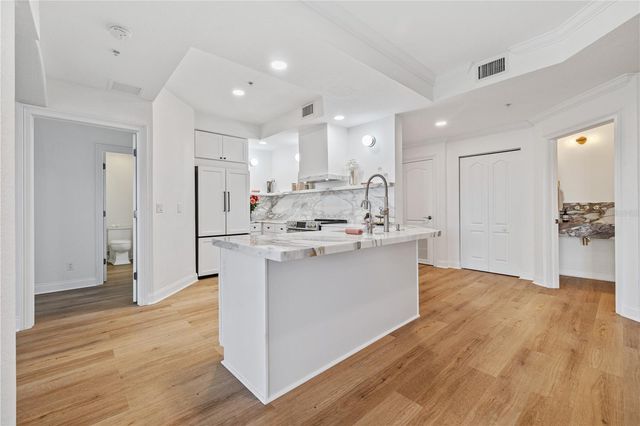 750 4TH AVENUE S 405D, St Petersburg, FL 33701