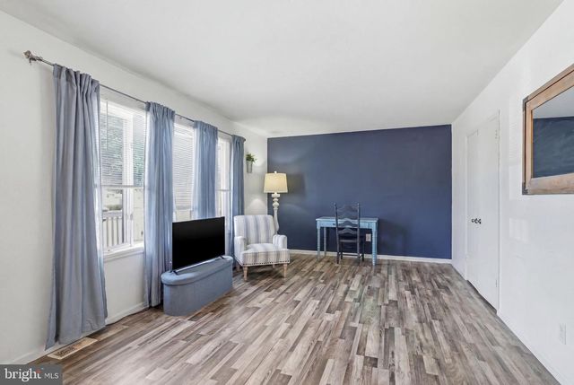 124 DOBBS AVE, Bellmawr, NJ 08031