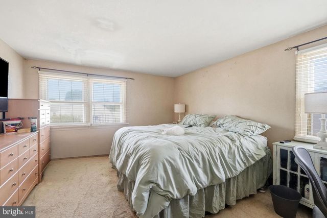 124 DOBBS AVE, Bellmawr, NJ 08031