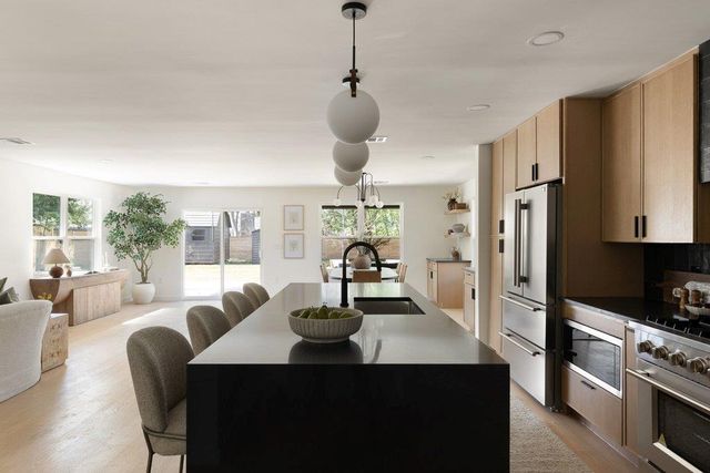 2005 Pompton DR, Austin, TX 78757