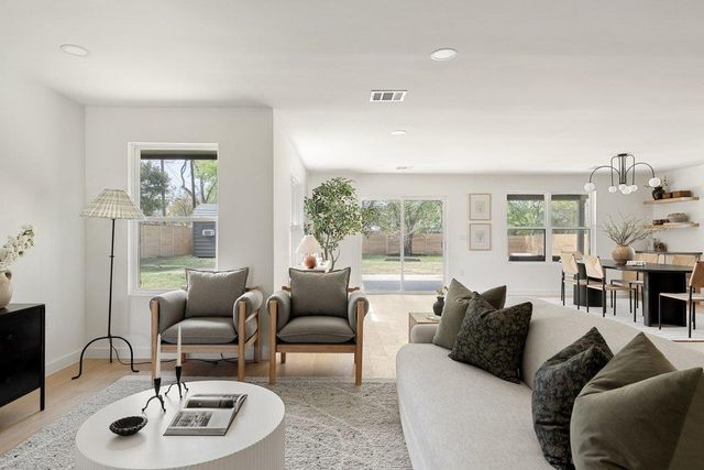 2005 Pompton DR, Austin, TX 78757