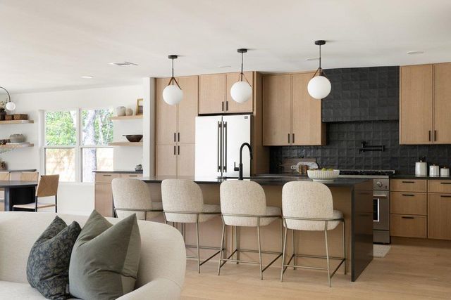 2005 Pompton DR, Austin, TX 78757