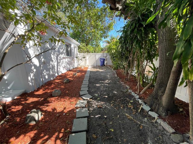 1635 NE 160th Street, North Miami Beach, FL 33162