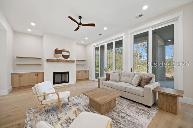 27 Madison Ln, Hilton Head Island, SC 29926