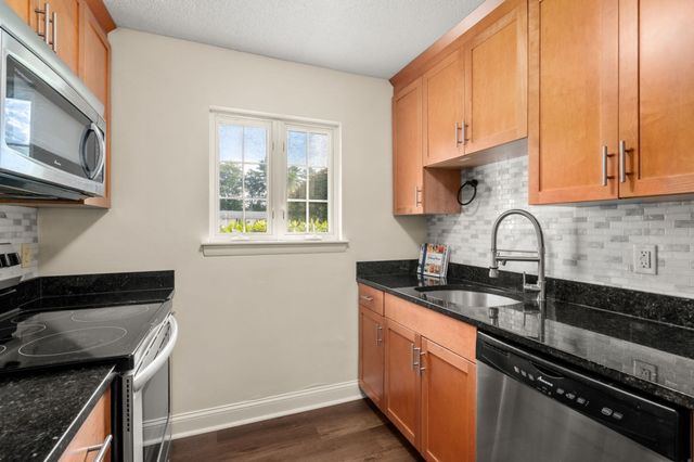 1 Janet Road 8, Easton, MA 02375