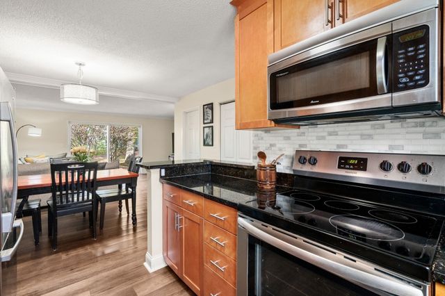 1 Janet Road 8, Easton, MA 02375