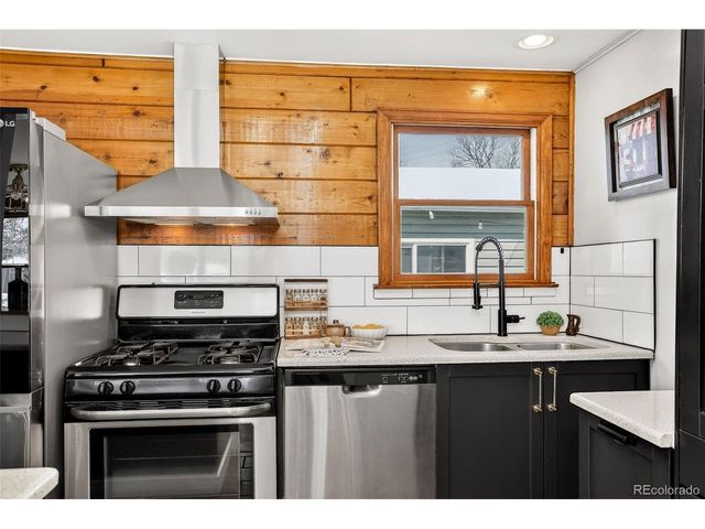 891 Lee St, Lakewood, CO 80215