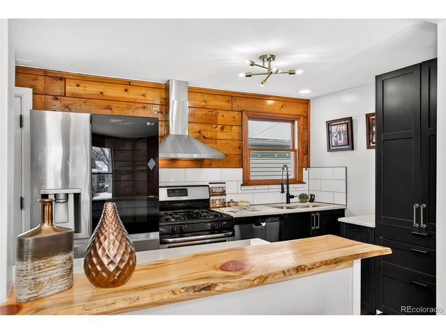 891 Lee St, Lakewood, CO 80215