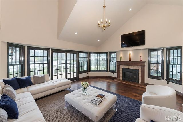 304 Xavier Court, Valley Park, MO 63088