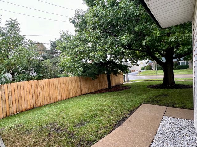 821 Belle Plaine Avenue, Gurnee, IL 60031