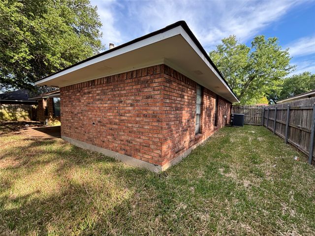 2527 Spruce Drive, Bossier City, LA 71111