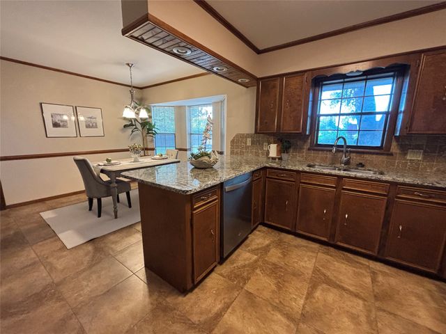 2527 Spruce Drive, Bossier City, LA 71111