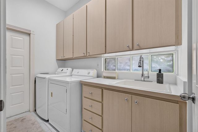 8390 E GARDEN OAKS Circle, Palm Beach Gardens, FL 33410