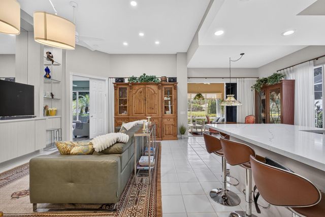 8390 E GARDEN OAKS Circle, Palm Beach Gardens, FL 33410