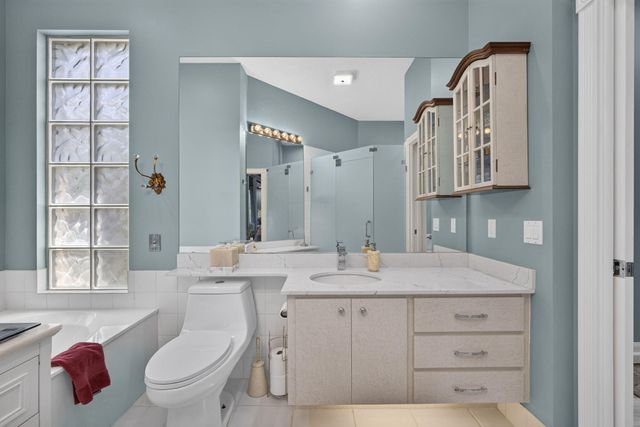 8390 E GARDEN OAKS Circle, Palm Beach Gardens, FL 33410
