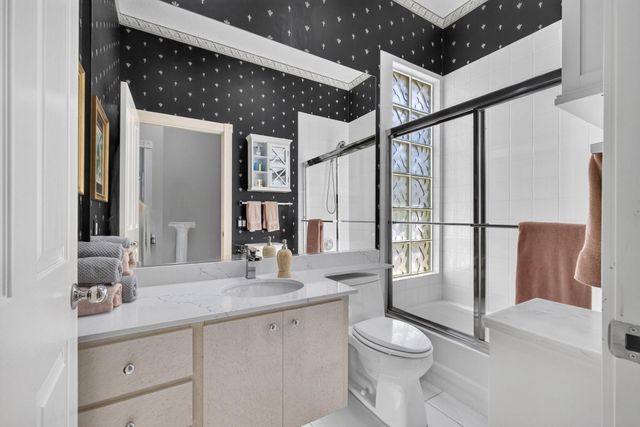 8390 E GARDEN OAKS Circle, Palm Beach Gardens, FL 33410