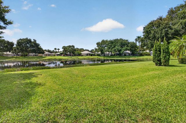 8390 E GARDEN OAKS Circle, Palm Beach Gardens, FL 33410