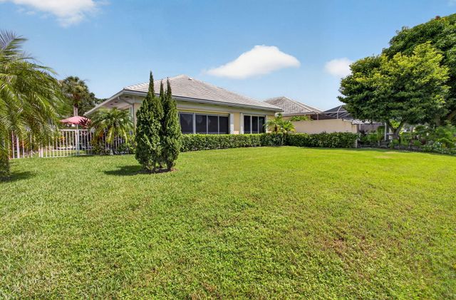 8390 E GARDEN OAKS Circle, Palm Beach Gardens, FL 33410
