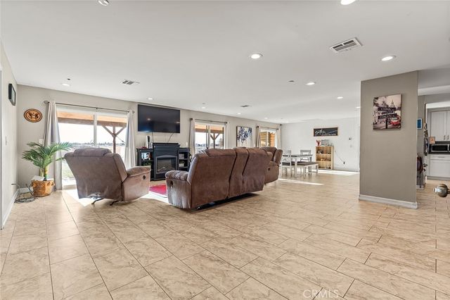 47867 80th W, Lancaster, CA 93536