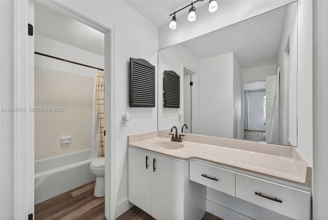 170 Cypress Club Dr 712, Pompano Beach, FL 33060