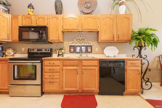 3911 N Lakeside Drive, Muncie, IN 47304