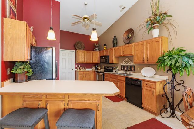 3911 N Lakeside Drive, Muncie, IN 47304