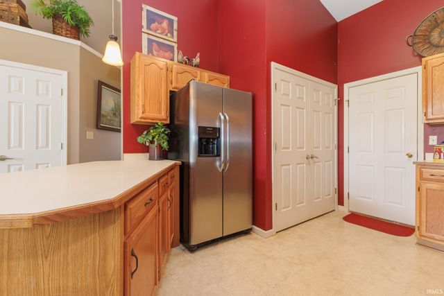 3911 N Lakeside Drive, Muncie, IN 47304