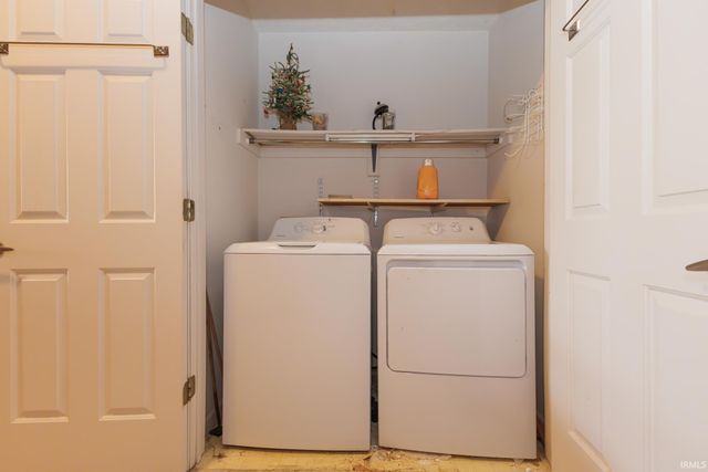 3911 N Lakeside Drive, Muncie, IN 47304